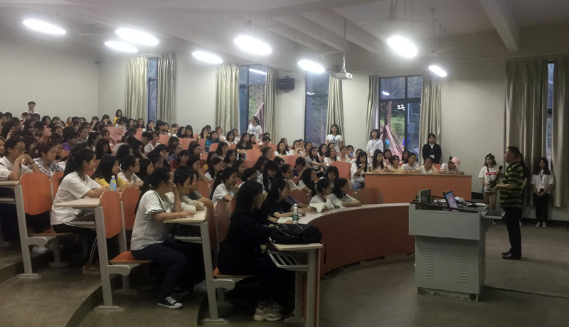 幼儿师范学院启动大学生品德教育月活动(图2)