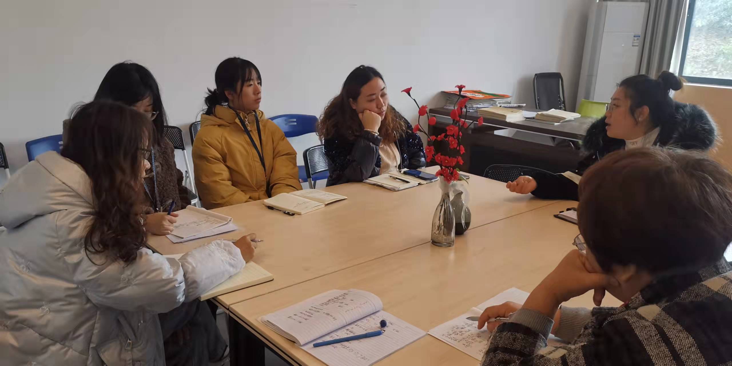 幼儿师范学院召开党政联席会(图1)