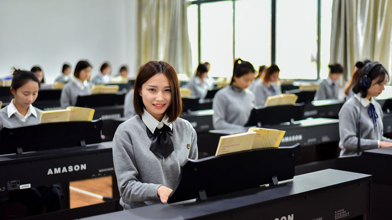 数码钢琴实训室(图1)