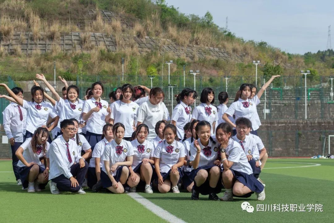 1-22032615120BV.jpg