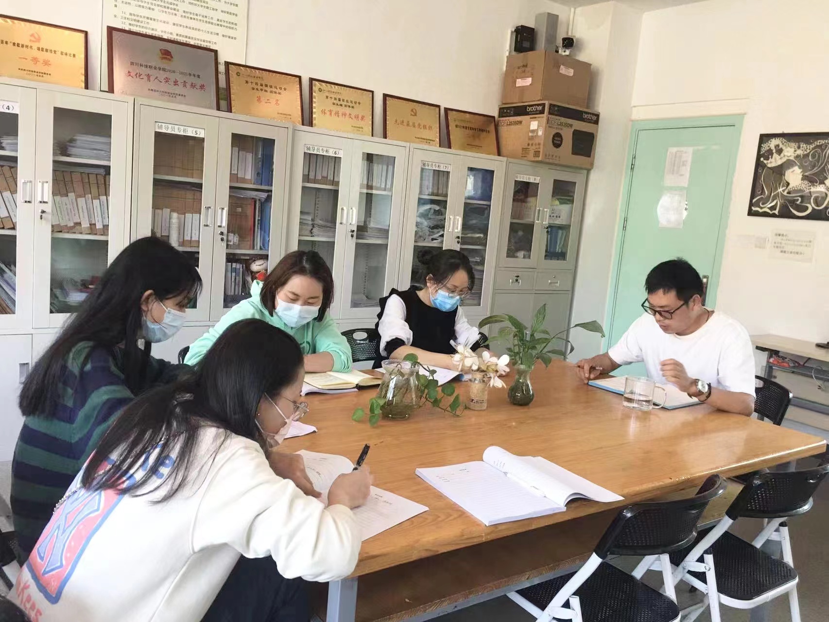 幼儿师范学院召开疫情防控学生管理专题会议(图1)