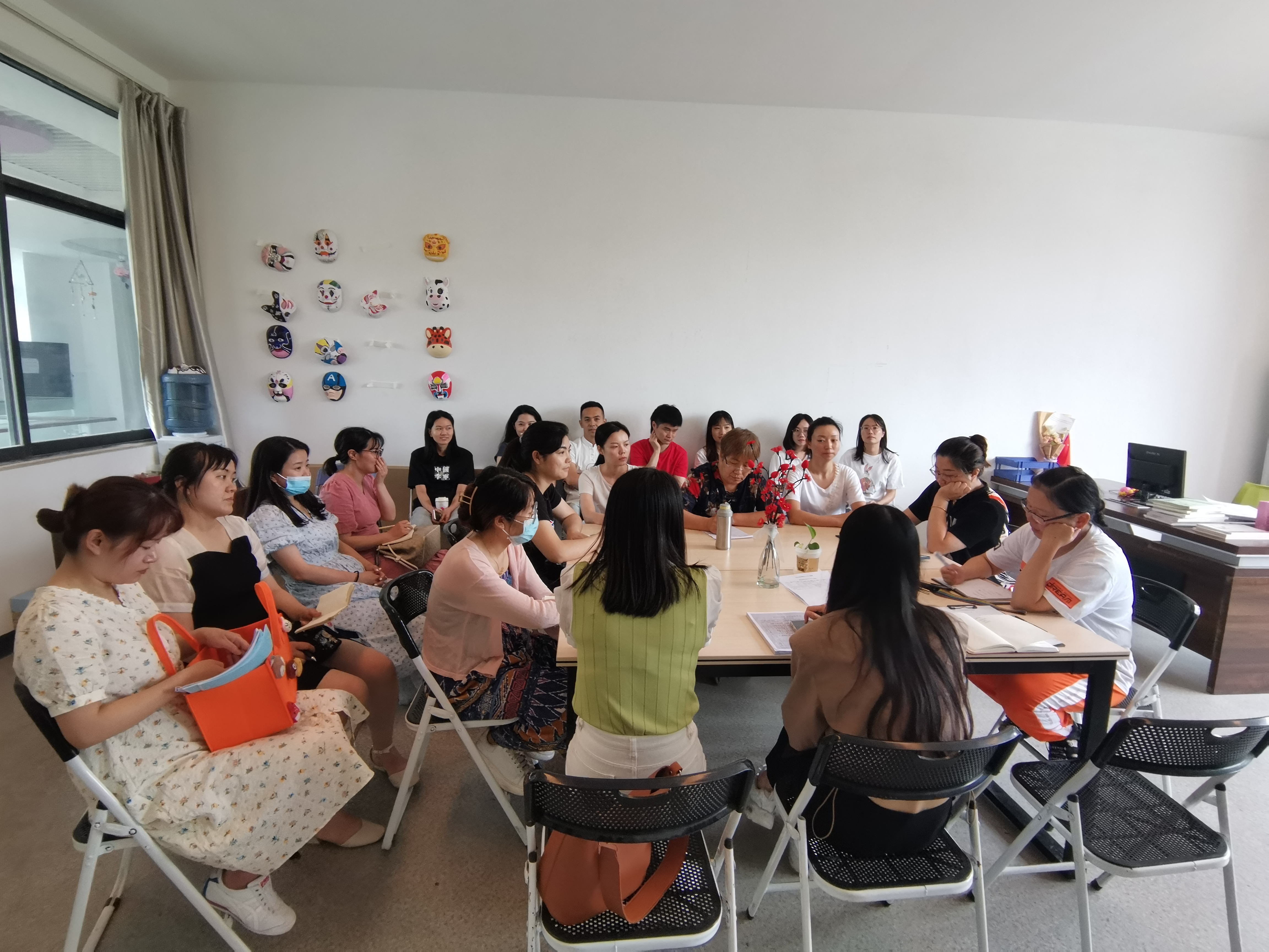 幼儿师范学院组织召开教学例会(图1)
