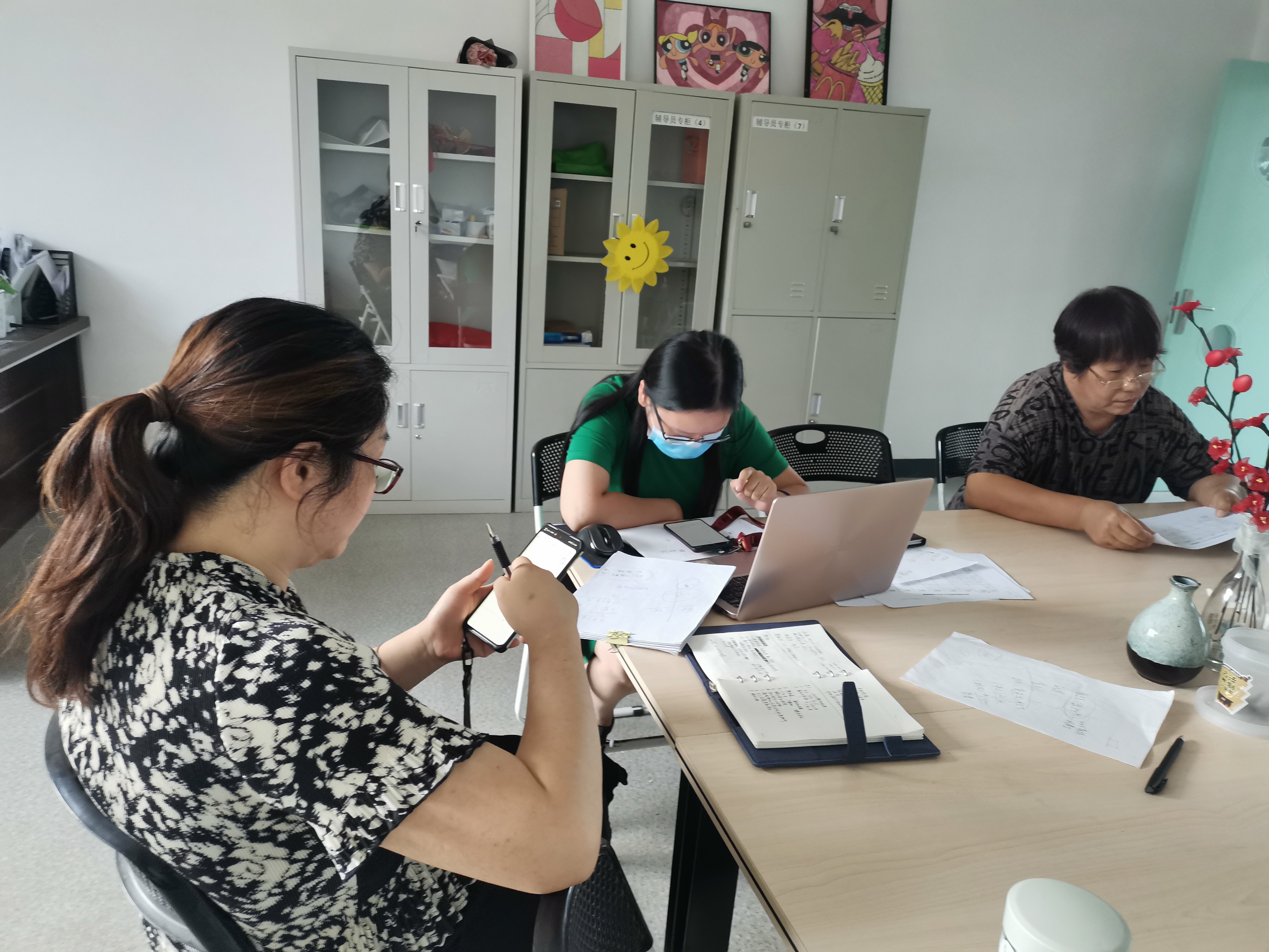 幼儿师范学院吴柯华院长组织全体教师召开教学专题讨论会(图2)