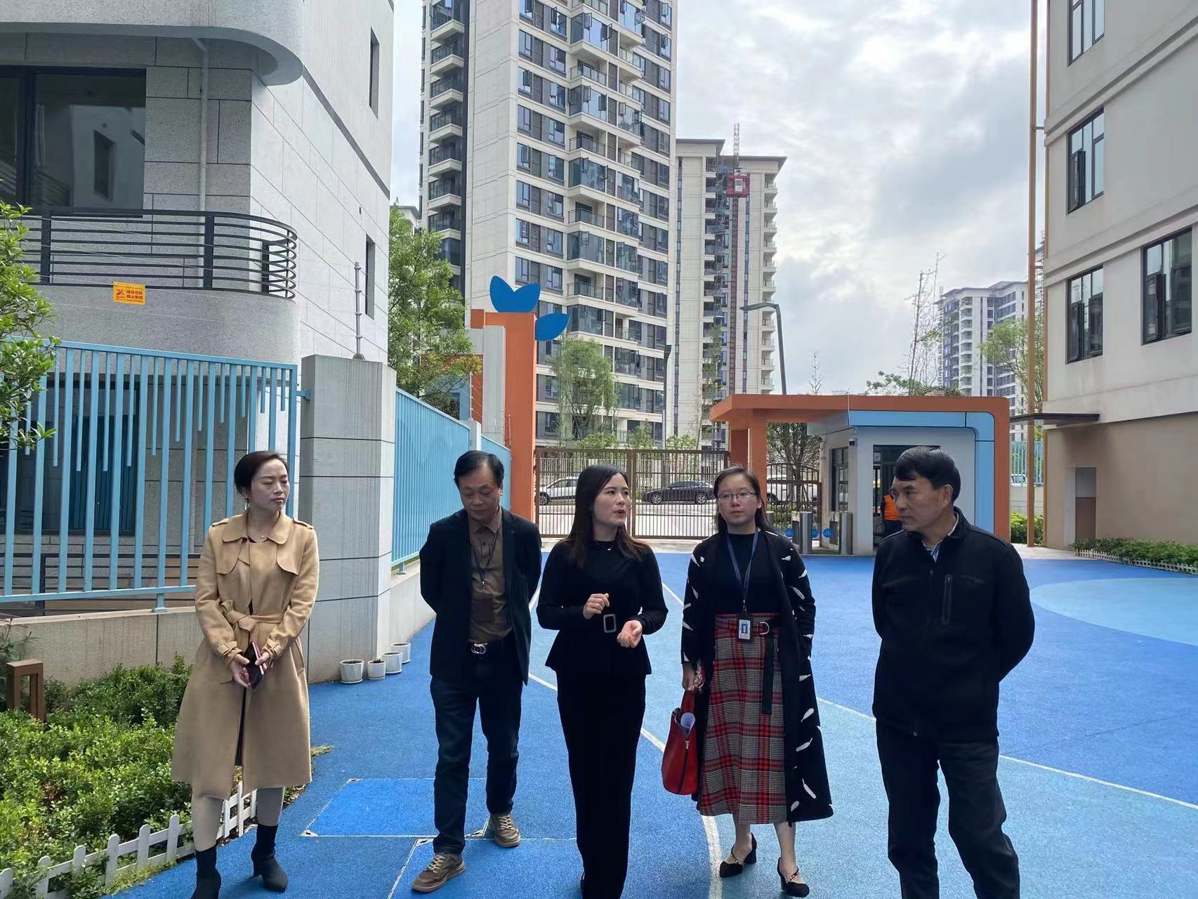 四川科技职业学院副校长李杰、幼儿师范学院院长王华、院长助理陈潇艺、刘丽萍主任一行赴眉山天府新区托育中心洽谈校园合作(图2)
