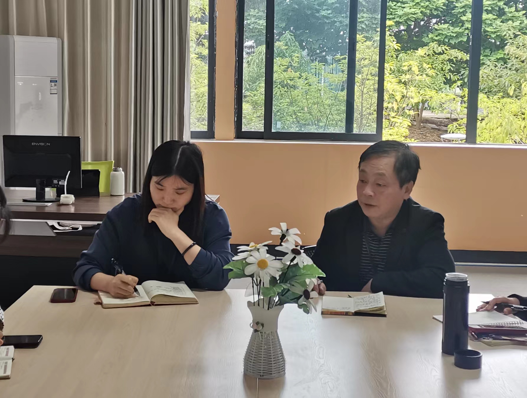 幼儿师范学院组织召开职业教育活动周专题讨论会(图2)