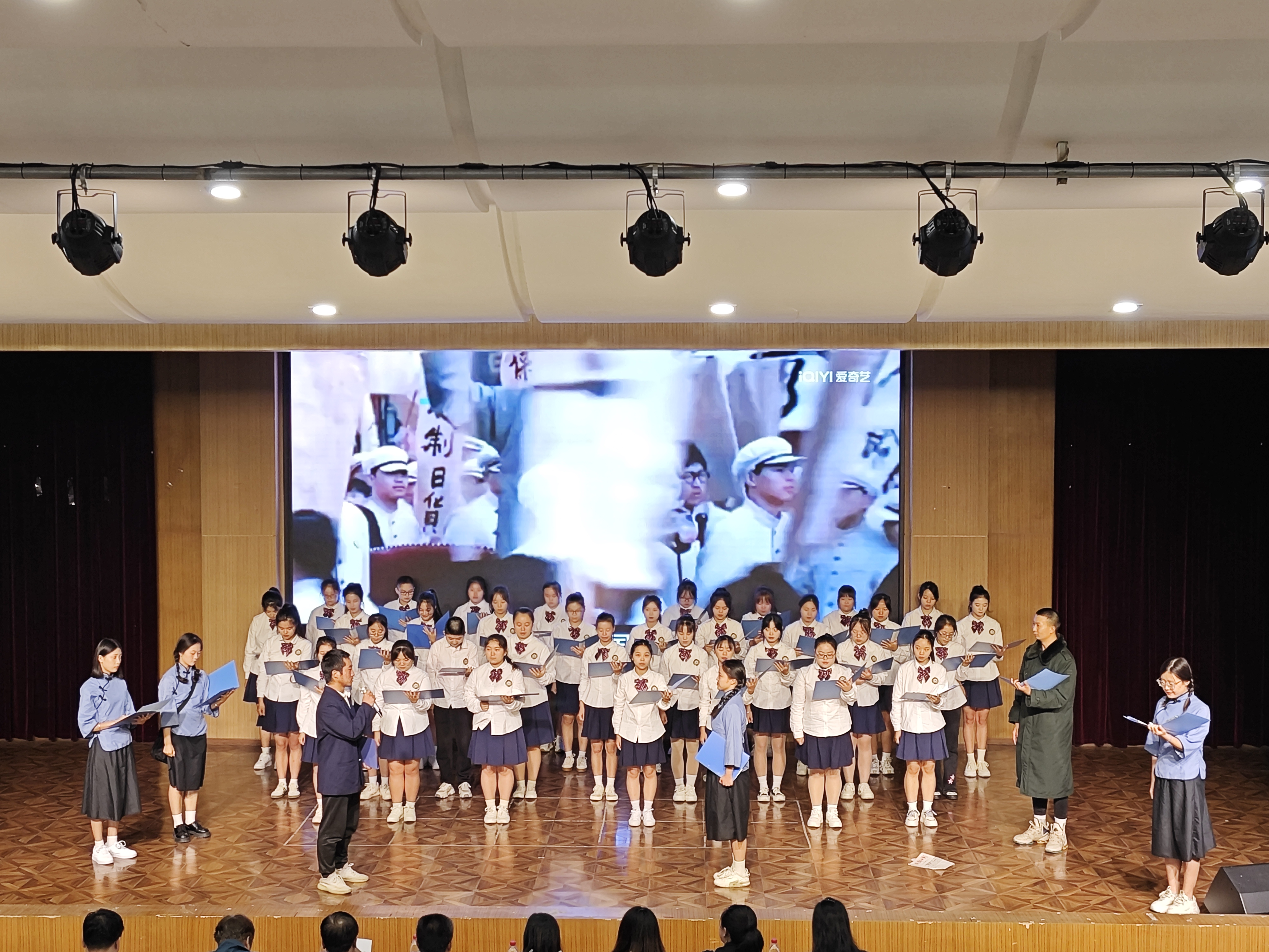 厚植爱国情怀，传承红色基因 | 幼儿师范学院组织开展2023年“献礼国庆  传颂红色经典”诗词朗诵比赛(图8)