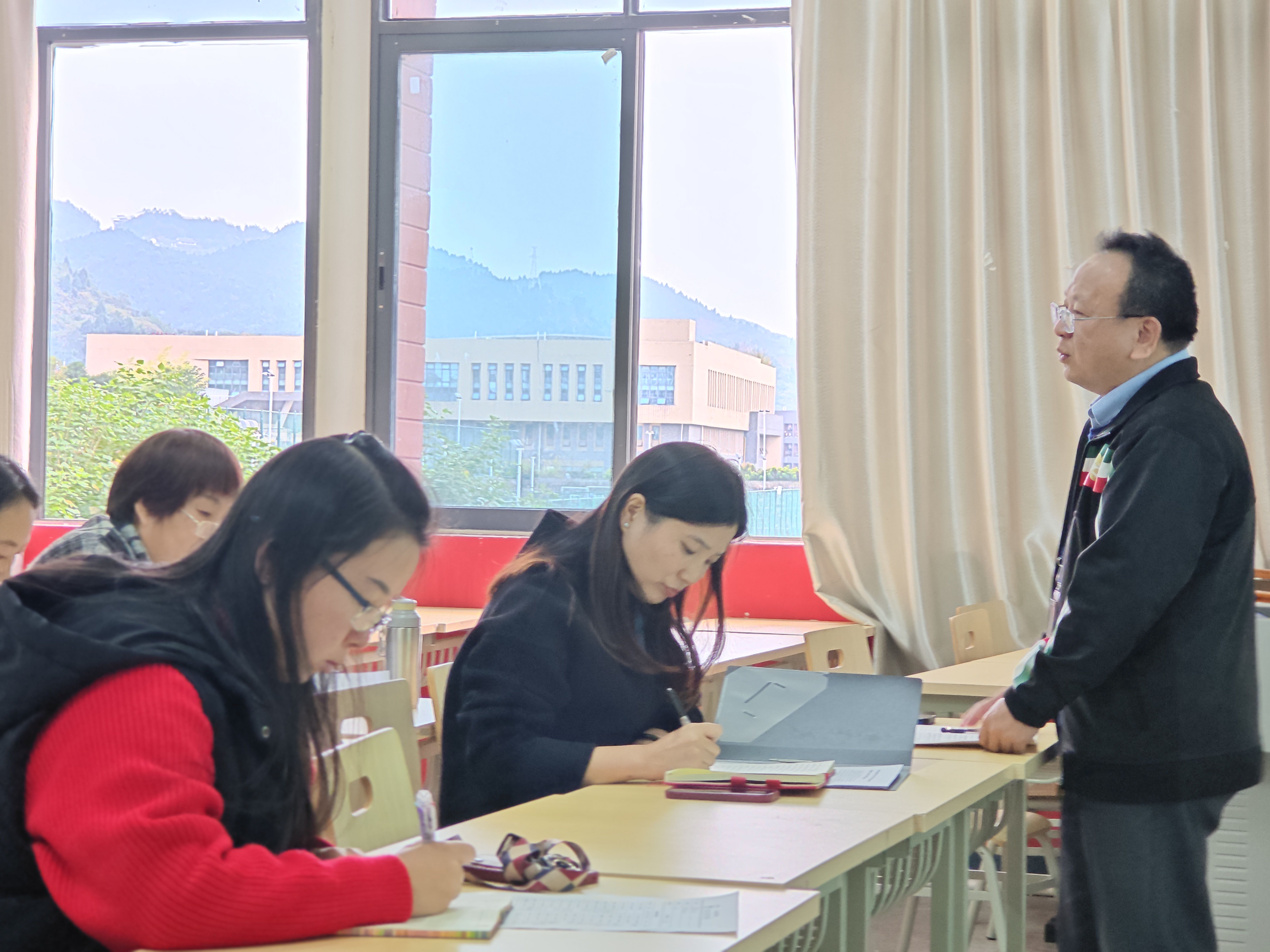 采撷归来，芬芳共享——幼儿师范学院2023年秋季学期第四次全院教职工大会暨国培学习汇报分享会(图5)