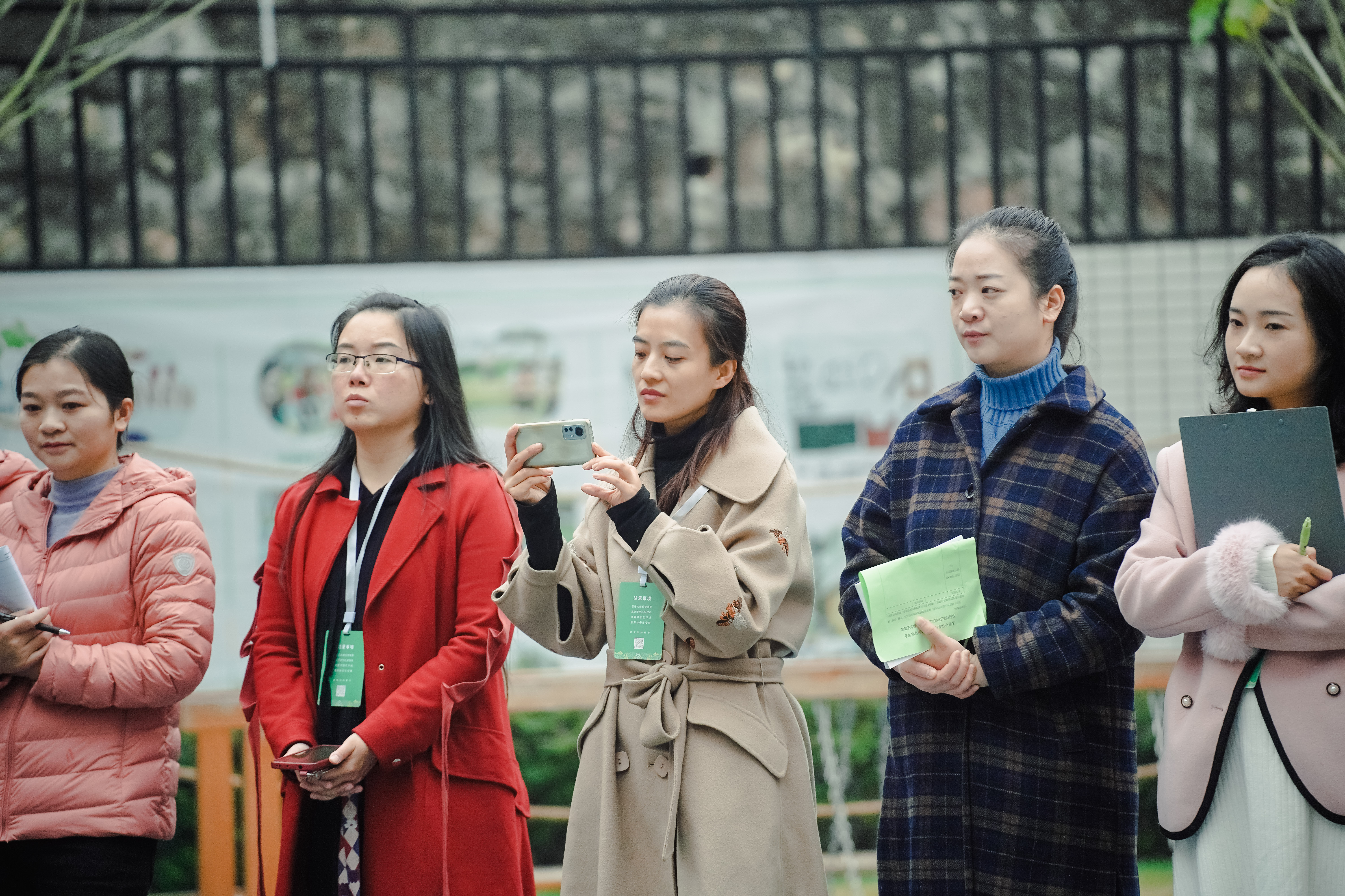 参观交流促提升|幼儿师范学院代表团队前往天府中学教育集团第二届学术年会学习交流(图1)