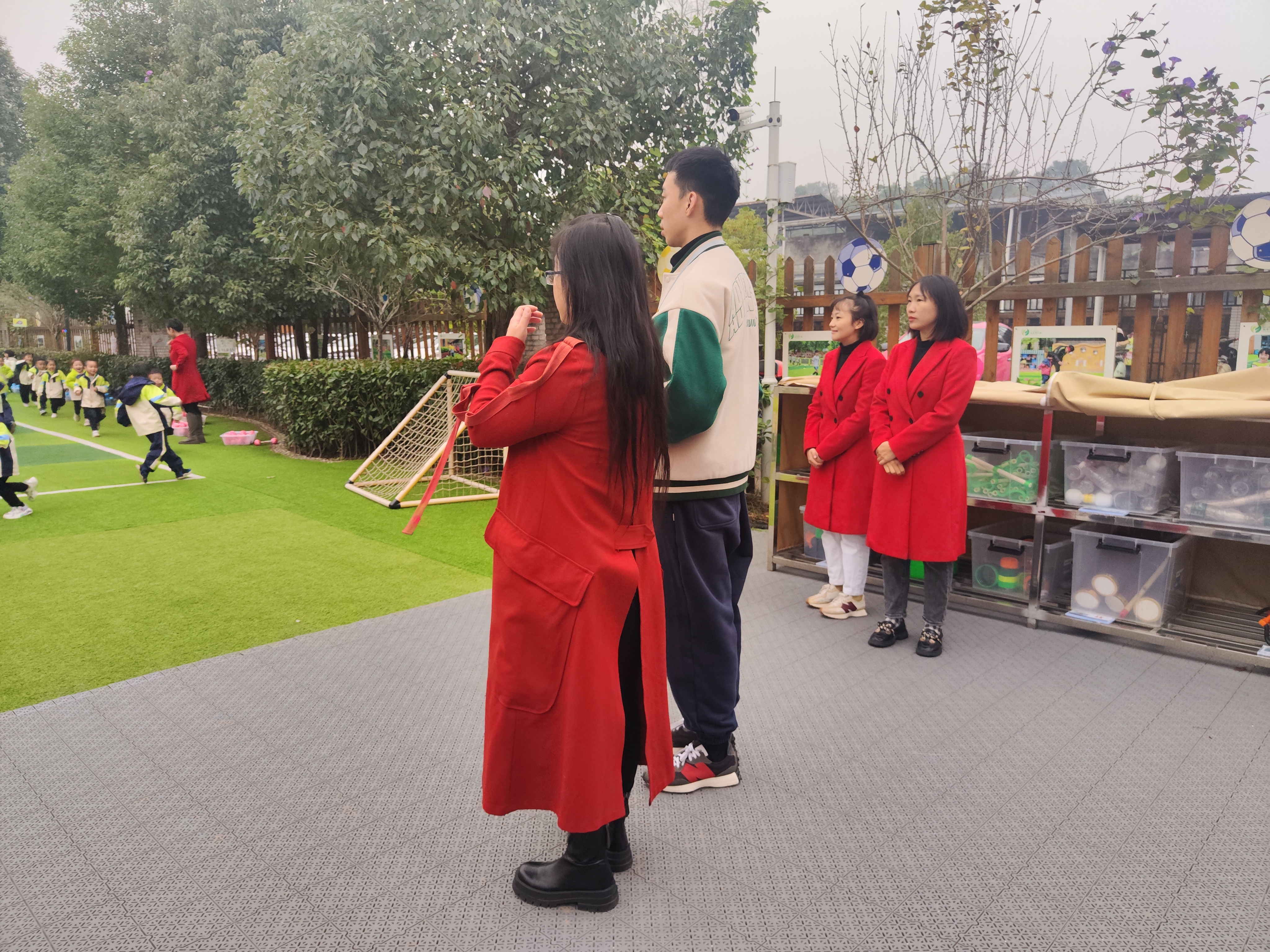 参观交流促提升|幼儿师范学院代表团队前往天府中学教育集团第二届学术年会学习交流(图2)