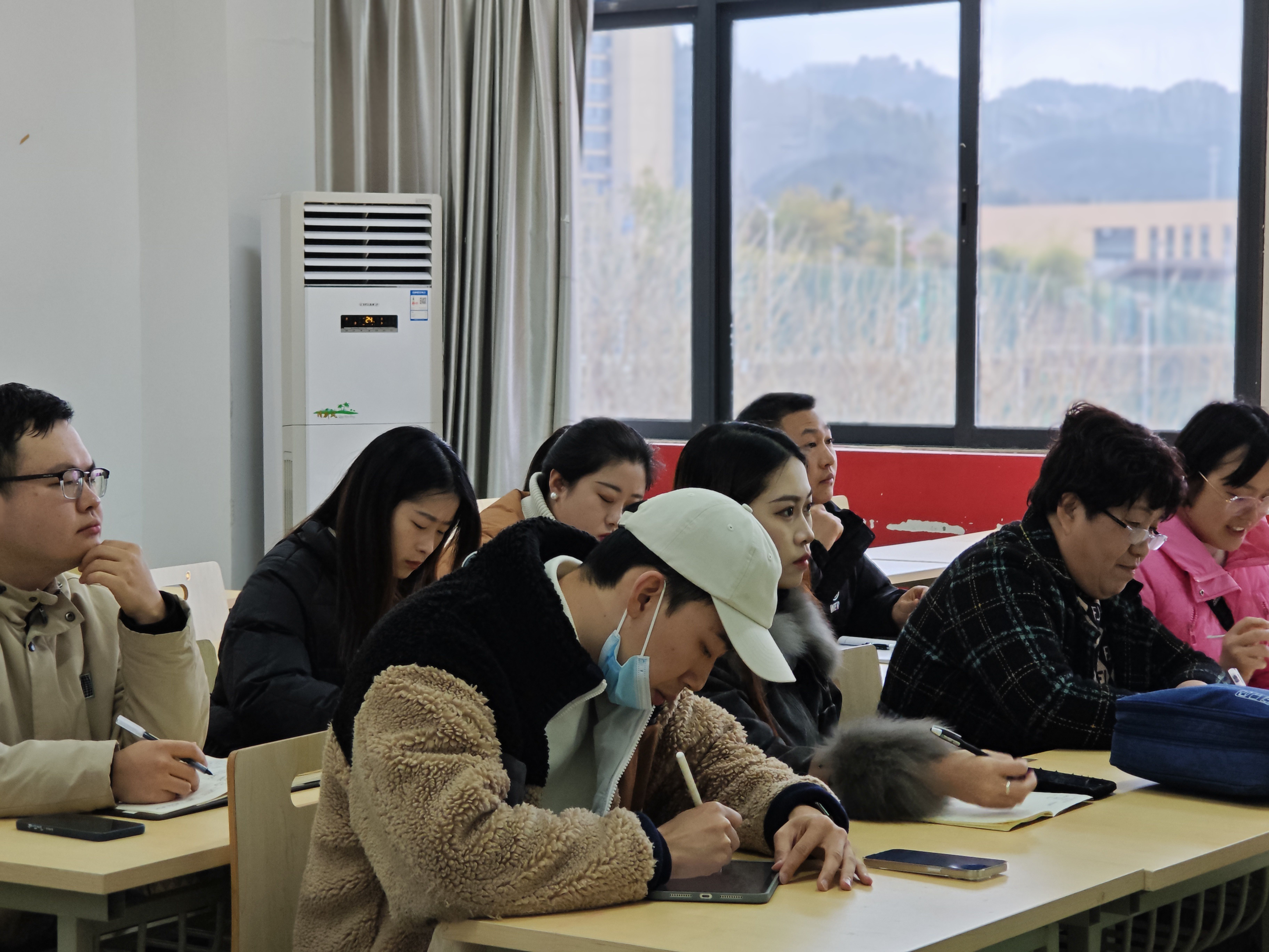 幼儿师范学院召开2024年春季学期第一次教学会议(图2)