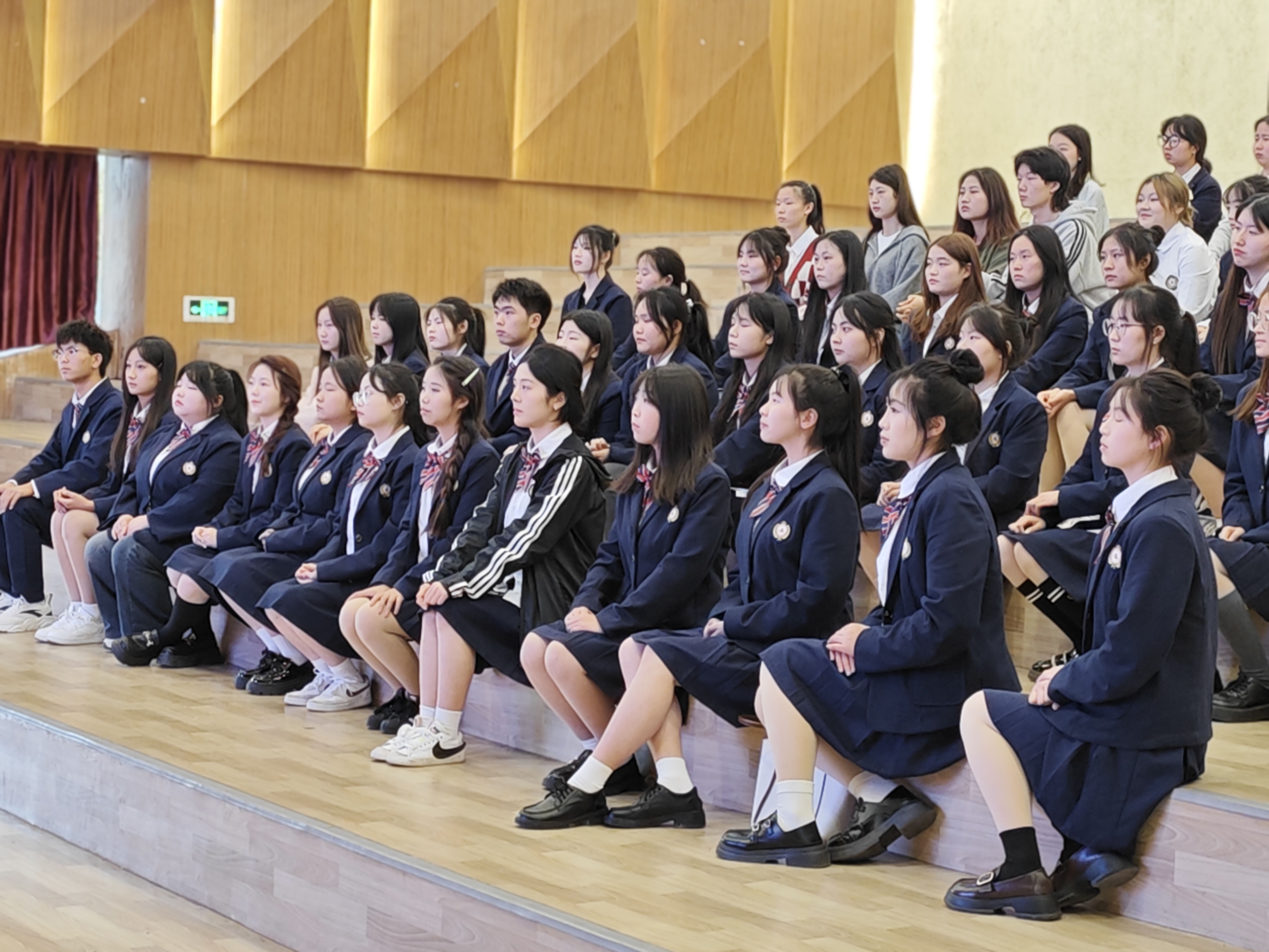 眉山北外附属东坡外国语学校前来幼儿师范学院进行川科专场招聘会(图2)