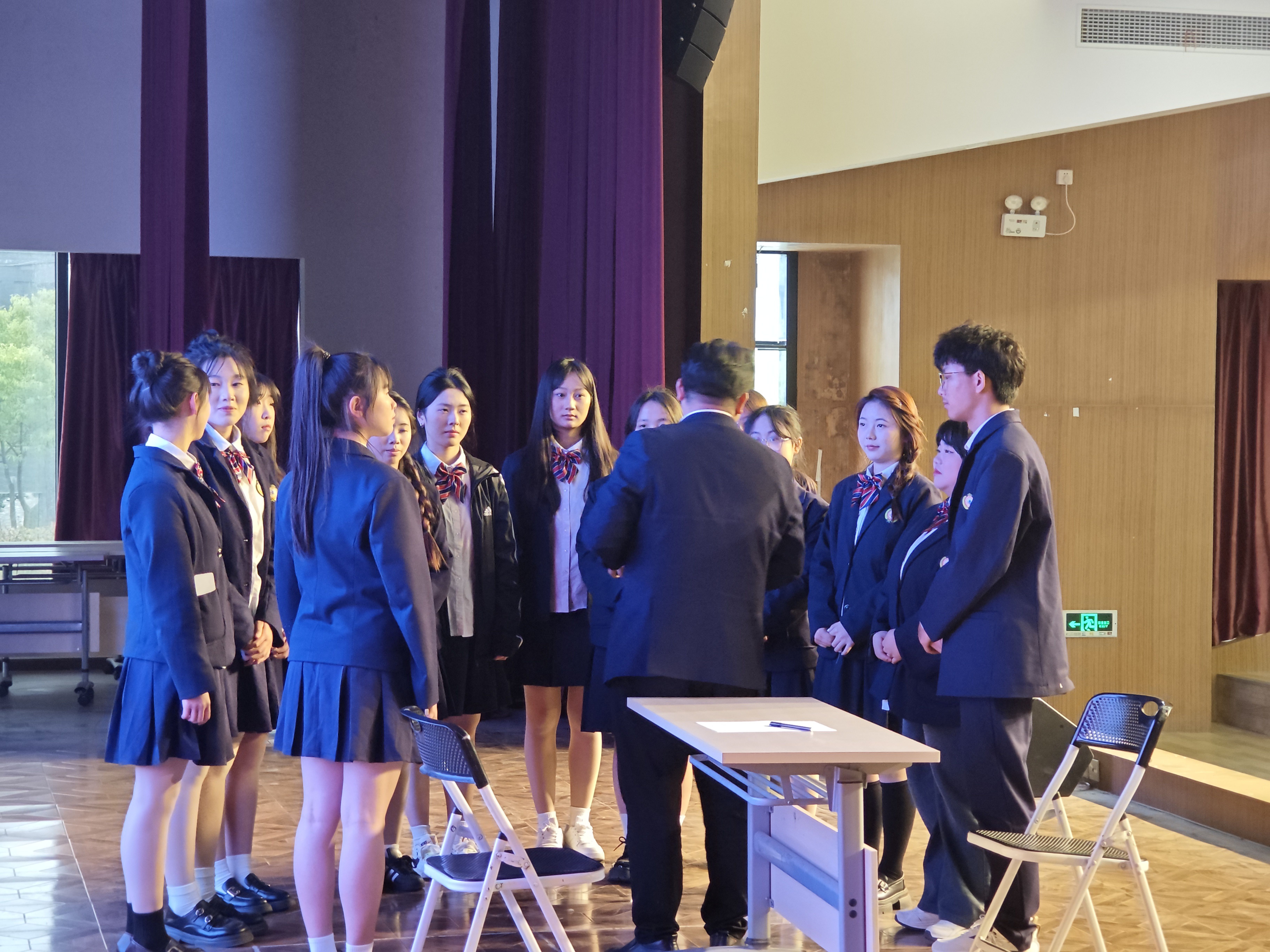 眉山北外附属东坡外国语学校前来幼儿师范学院进行川科专场招聘会(图4)