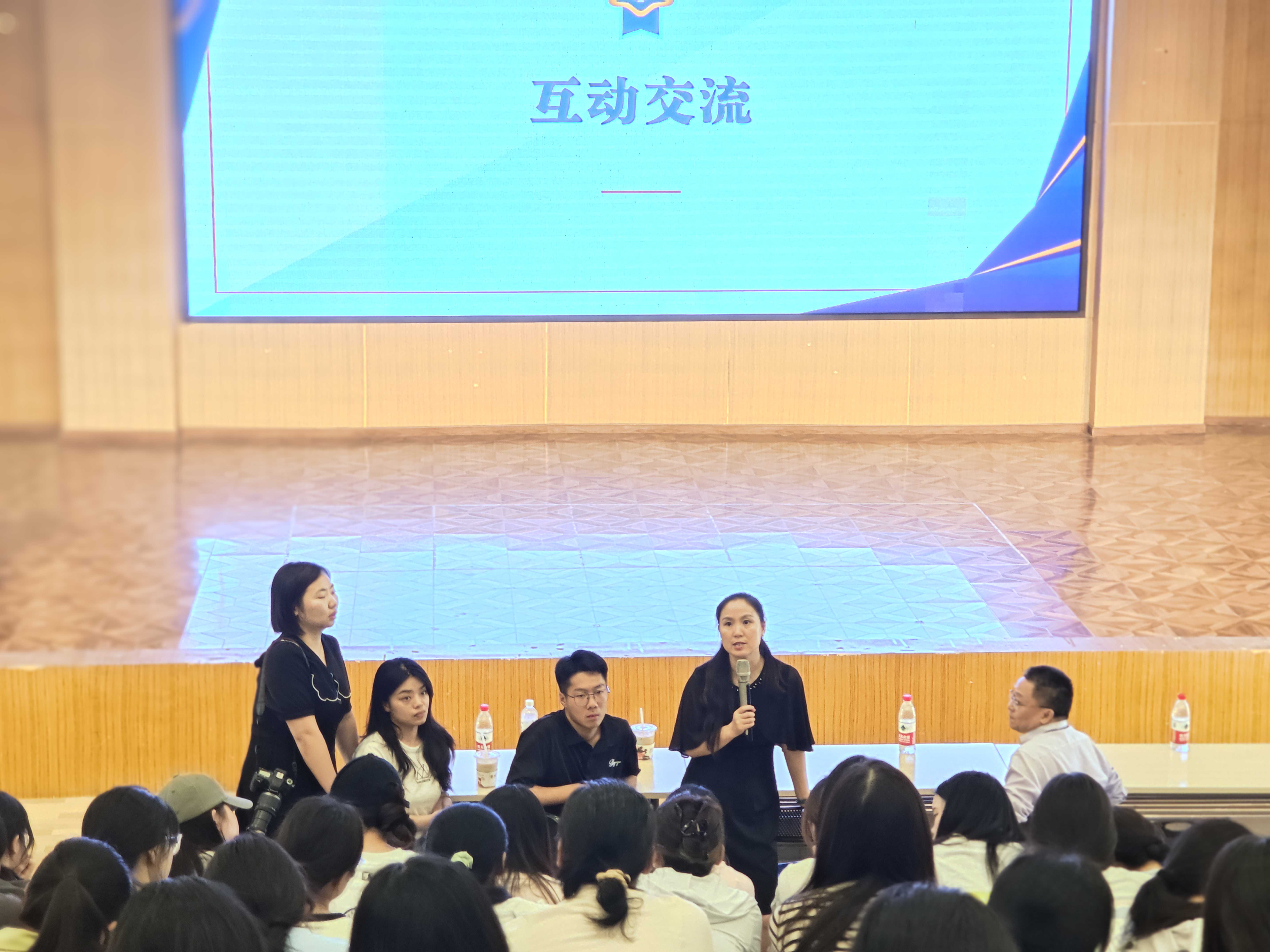 成都市武侯区第三幼儿园副园长一行来我院开展高校公益讲座(图3)